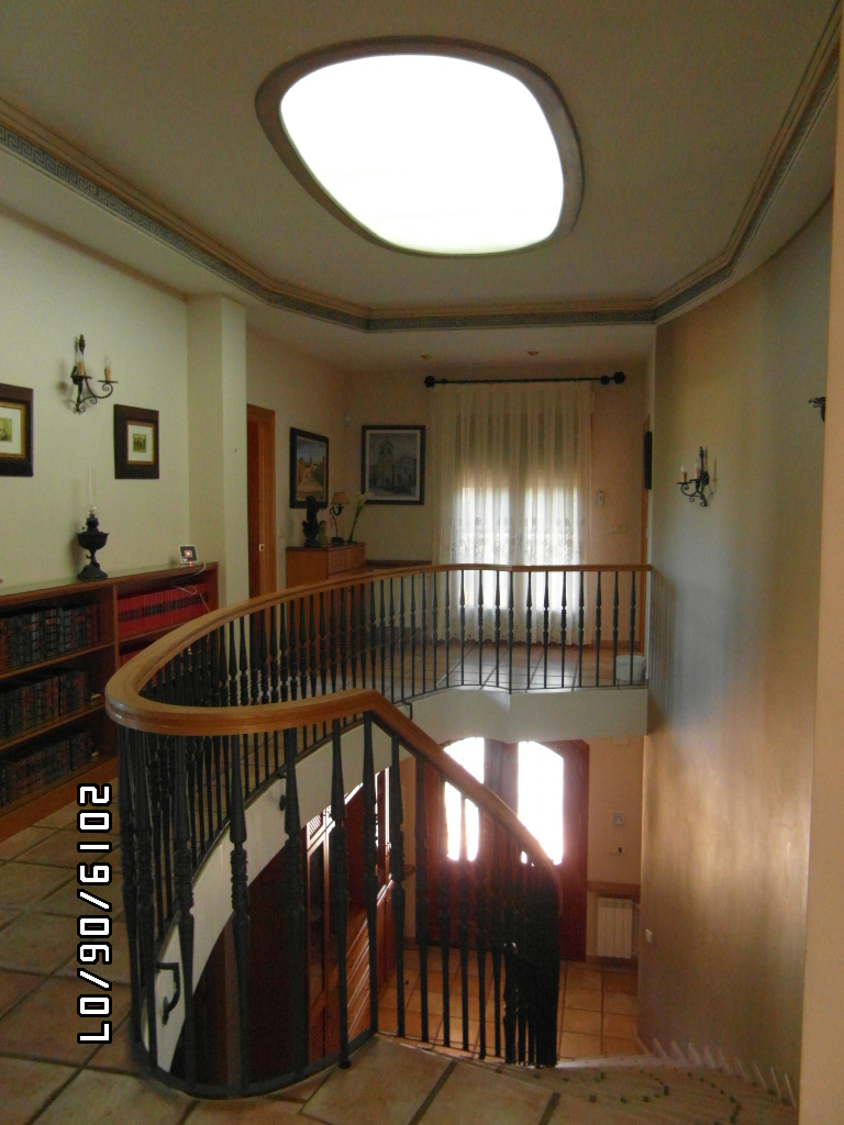 CHALET A SOLO 1 KM DE YECLA