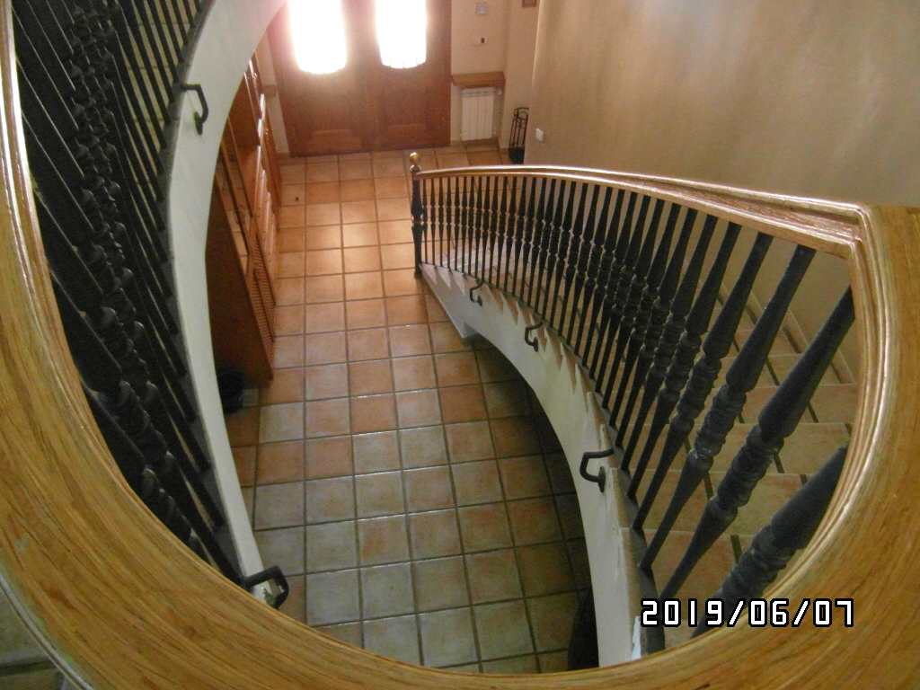 CHALET A SOLO 1 KM DE YECLA