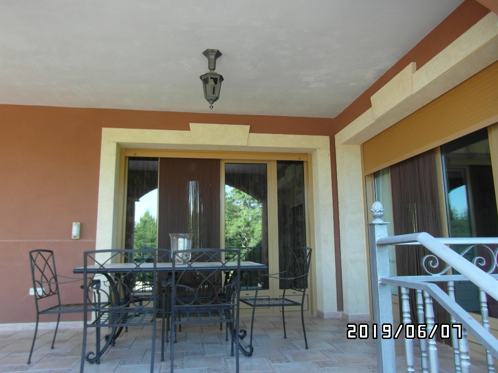 CHALET A SOLO 1 KM DE YECLA