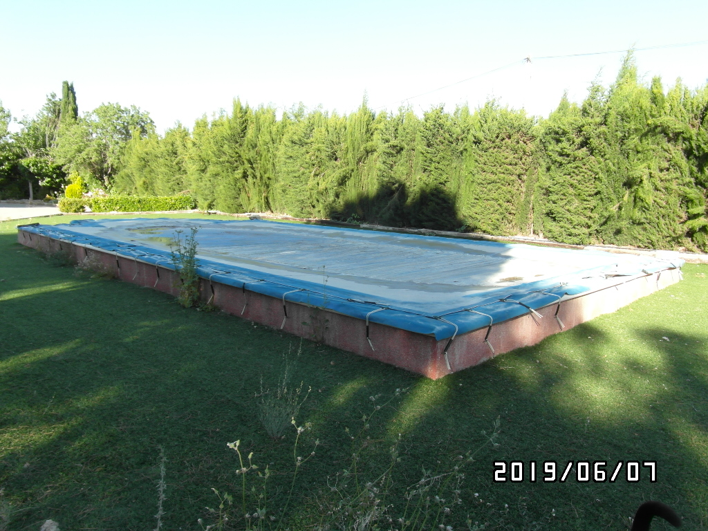 CHALET A SOLO 1 KM DE YECLA