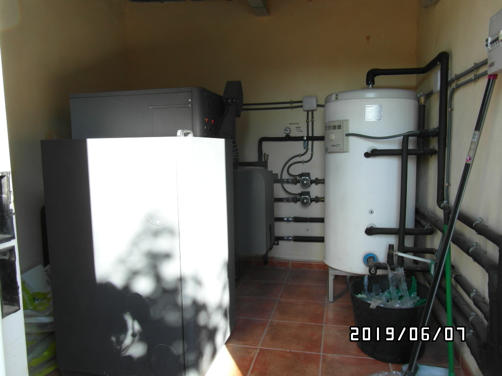 CHALET A SOLO 1 KM DE YECLA