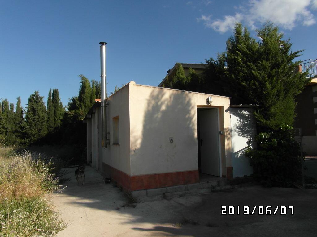 CHALET A SOLO 1 KM DE YECLA