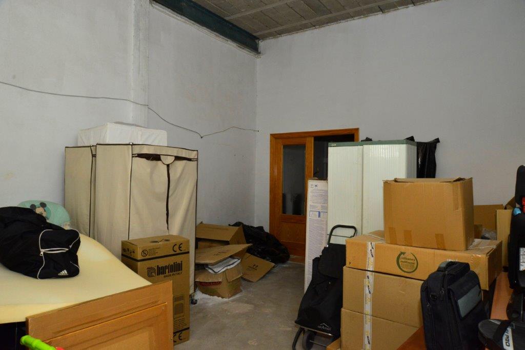 BAJO COMERCIAL DE 77 METROS CON REFORMAS Y EN YECLA