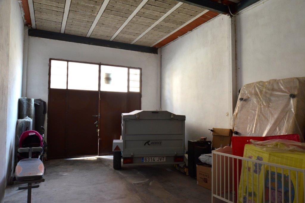 BAJO COMERCIAL DE 77 METROS CON REFORMAS Y EN YECLA