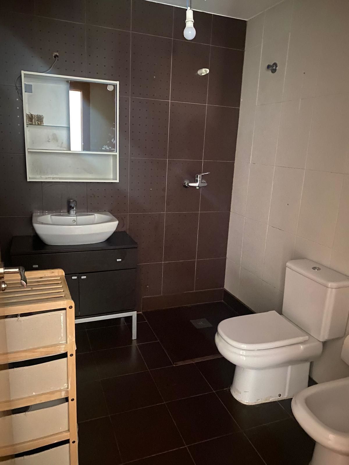 PISO SEMI NUEVO CON ASCENSOR Y PLAZA DE GARAJE EN YECLA