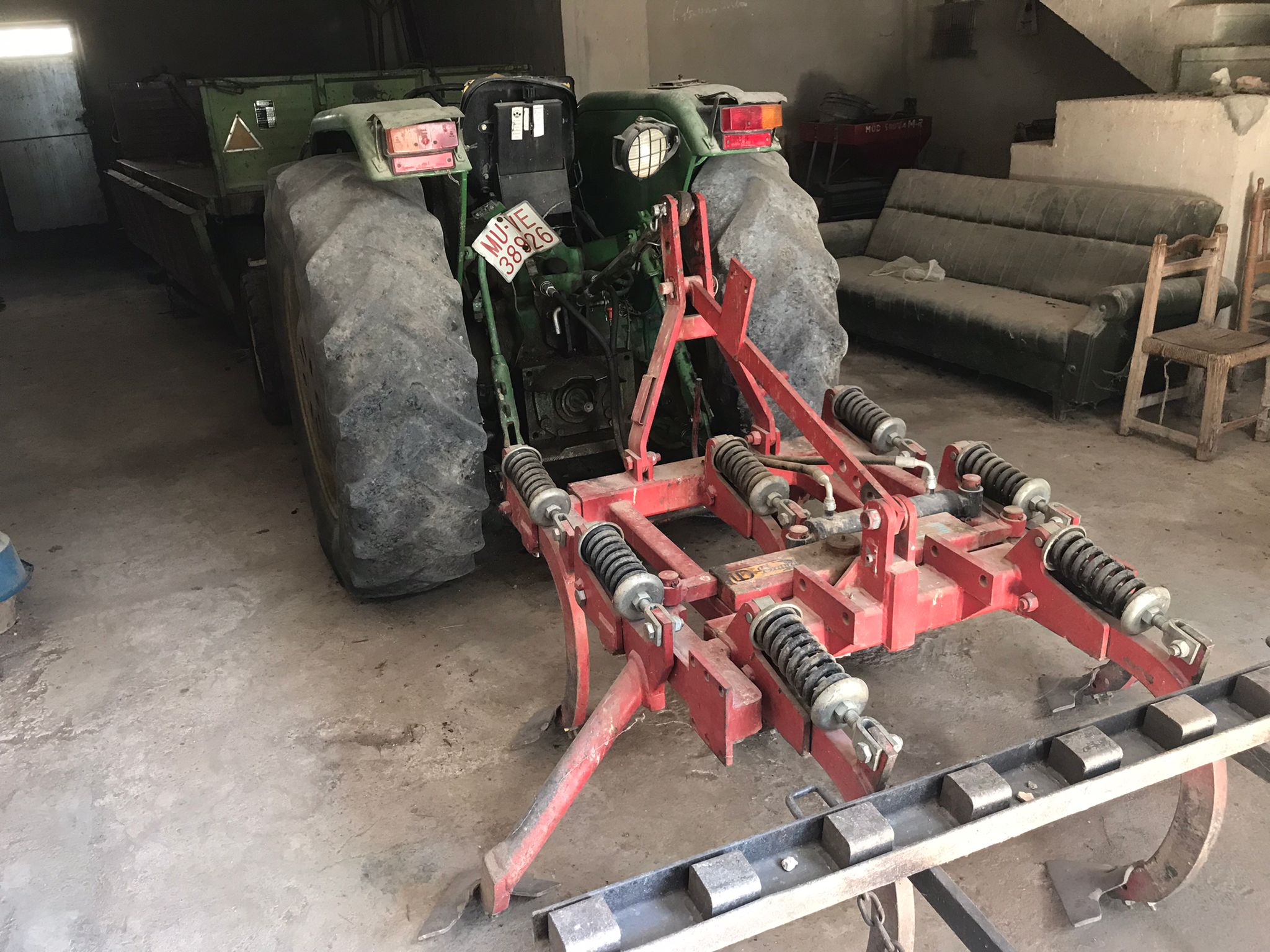 CASA DE CAMPO ADOSADA DE 103 MTS. EN YECLA