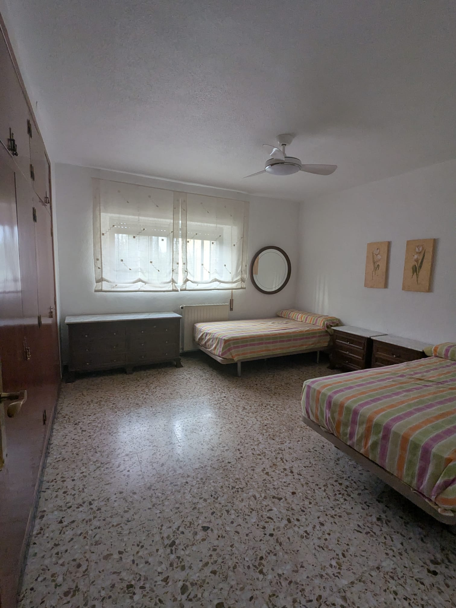 CHALET A 3 KM DE YECLA CON NAVE INDUSTRIAL
