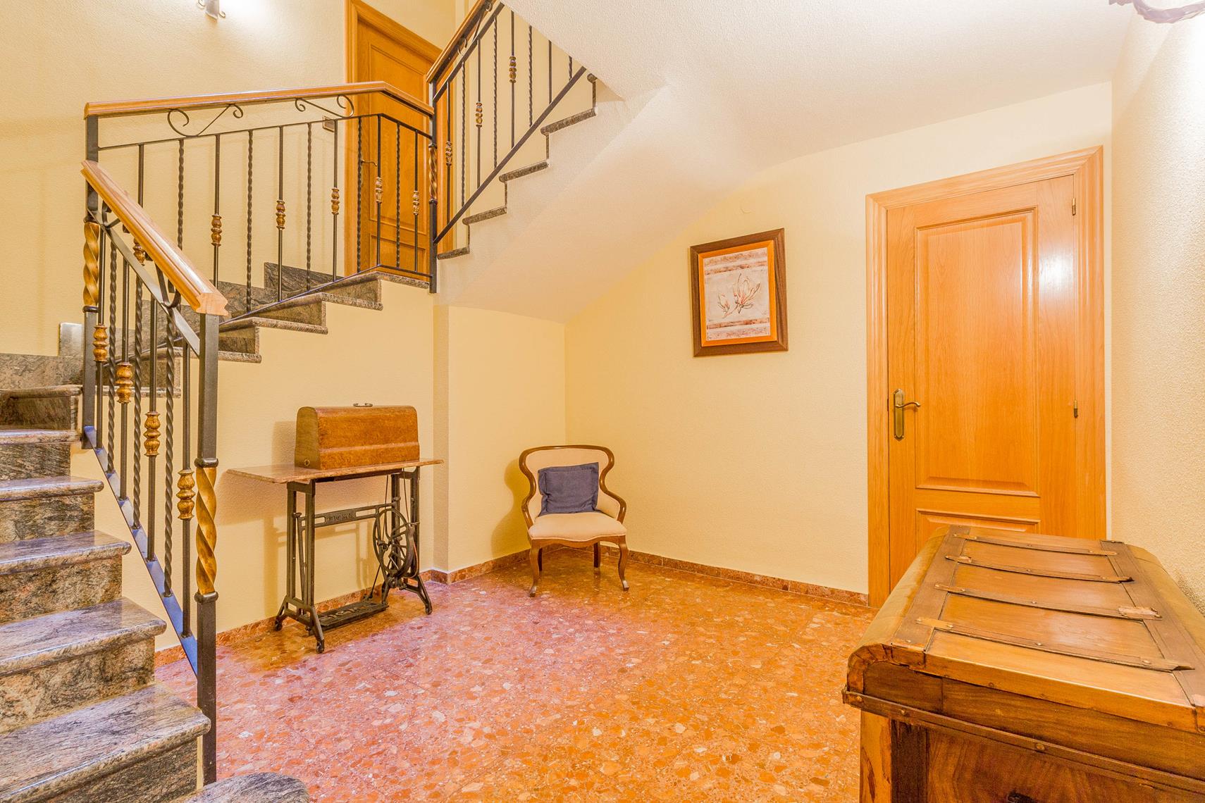 CHALET A 2 KM DE YECLA