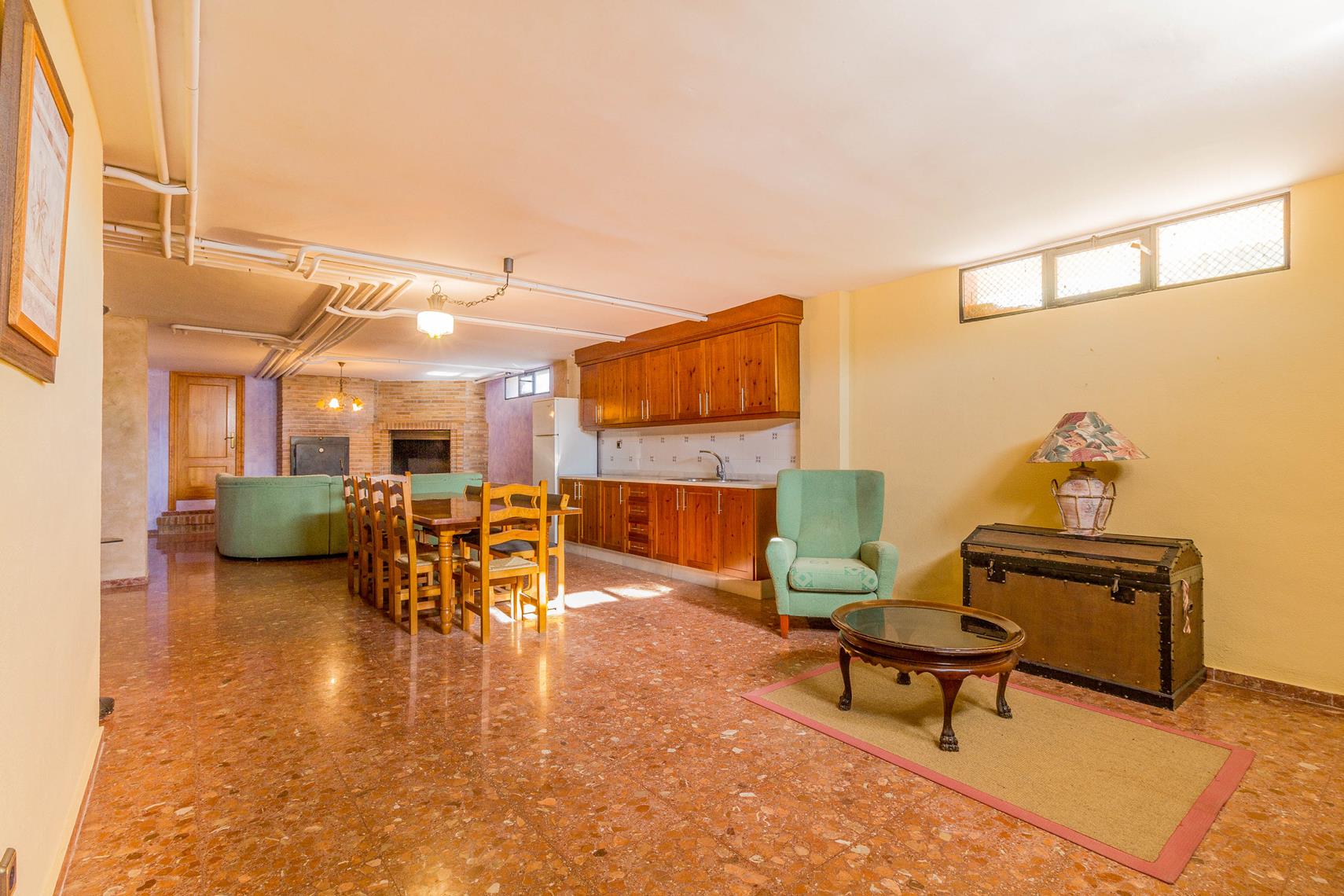 CHALET A 2 KM DE YECLA