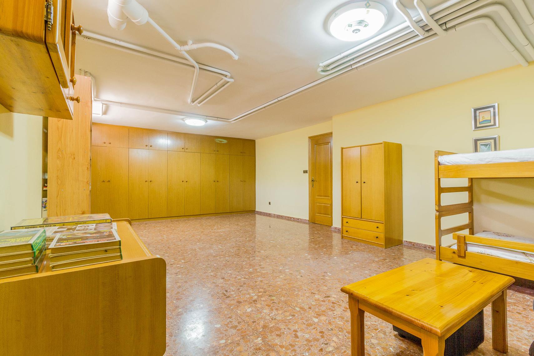 CHALET A 2 KM DE YECLA