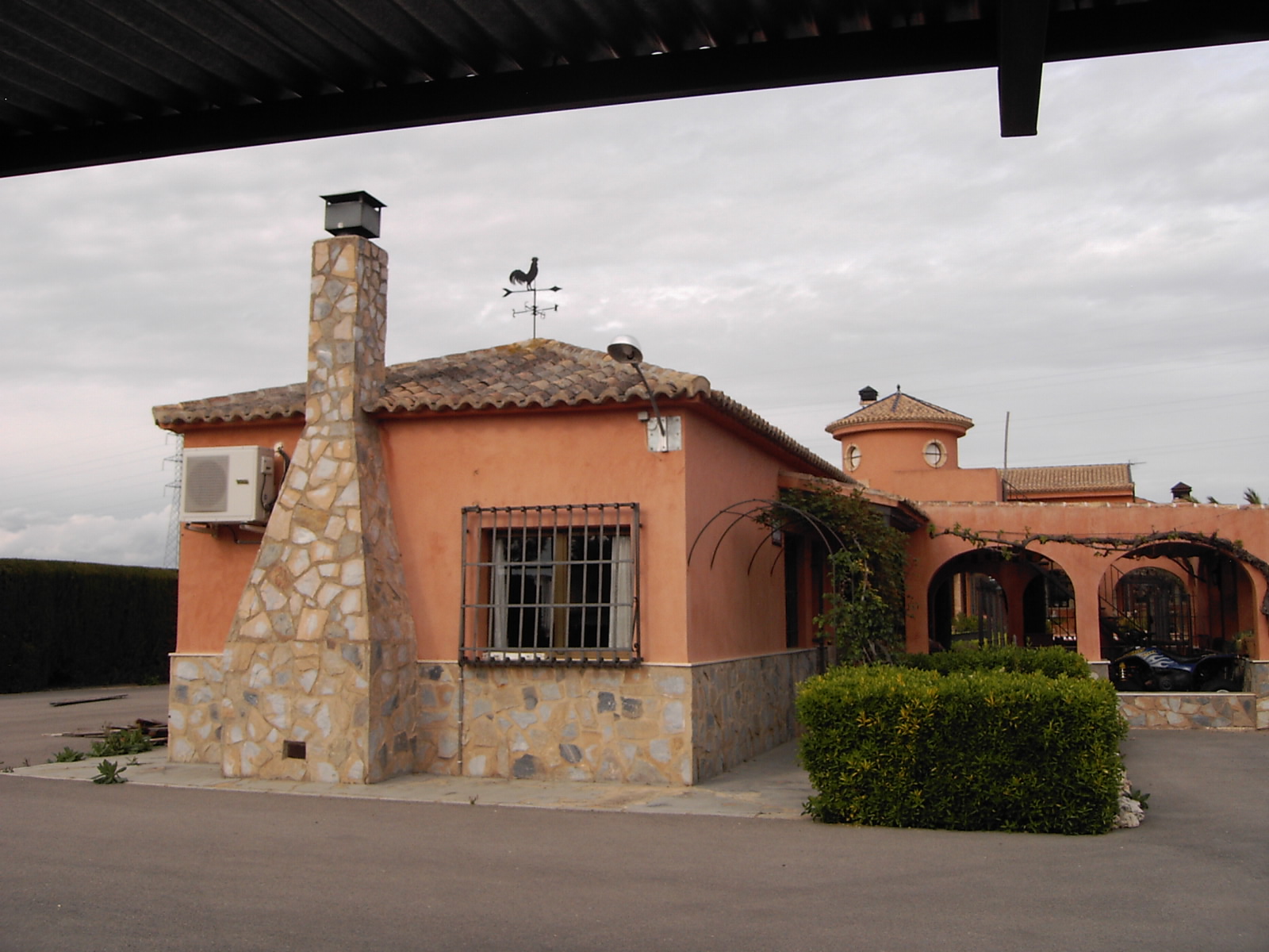 Chalet a 1´5 km. de Yecla