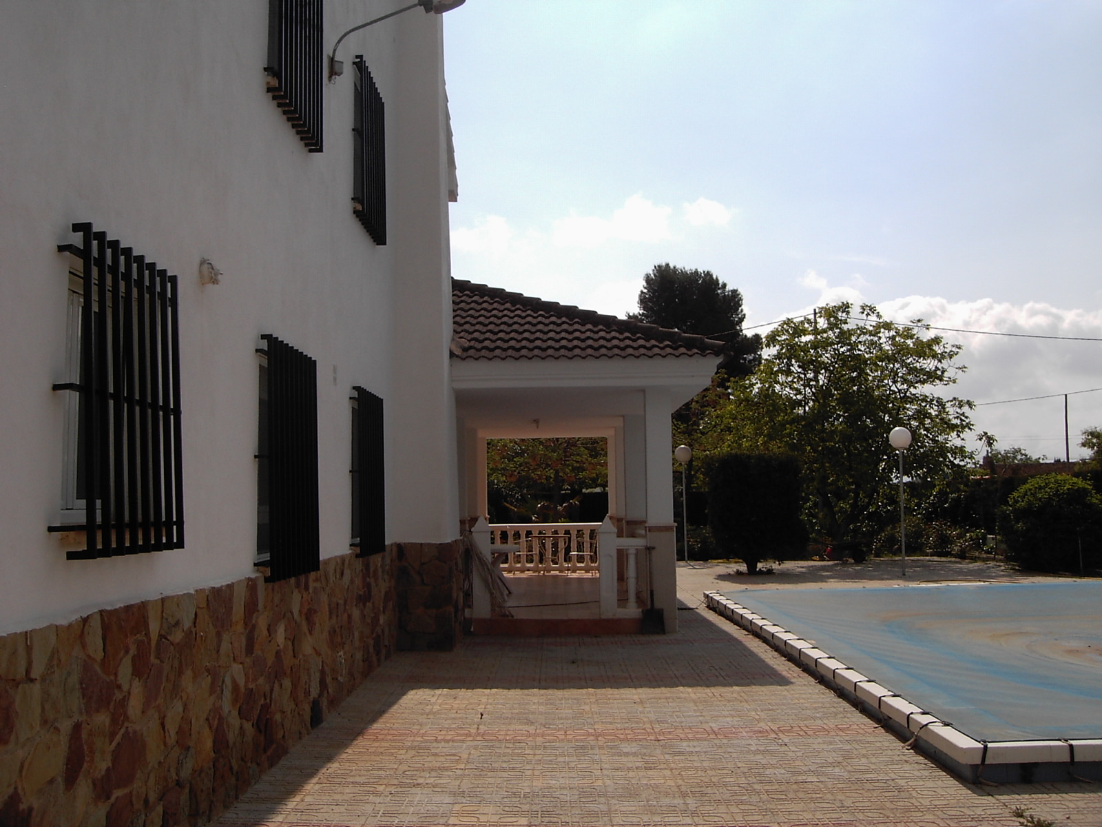 CHALET A 1 KM. CARRETERA DE ALMANSA