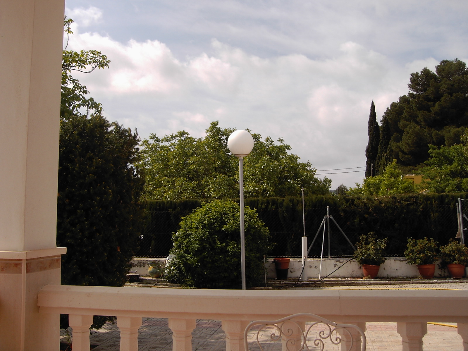 CHALET A 1 KM. CARRETERA DE ALMANSA