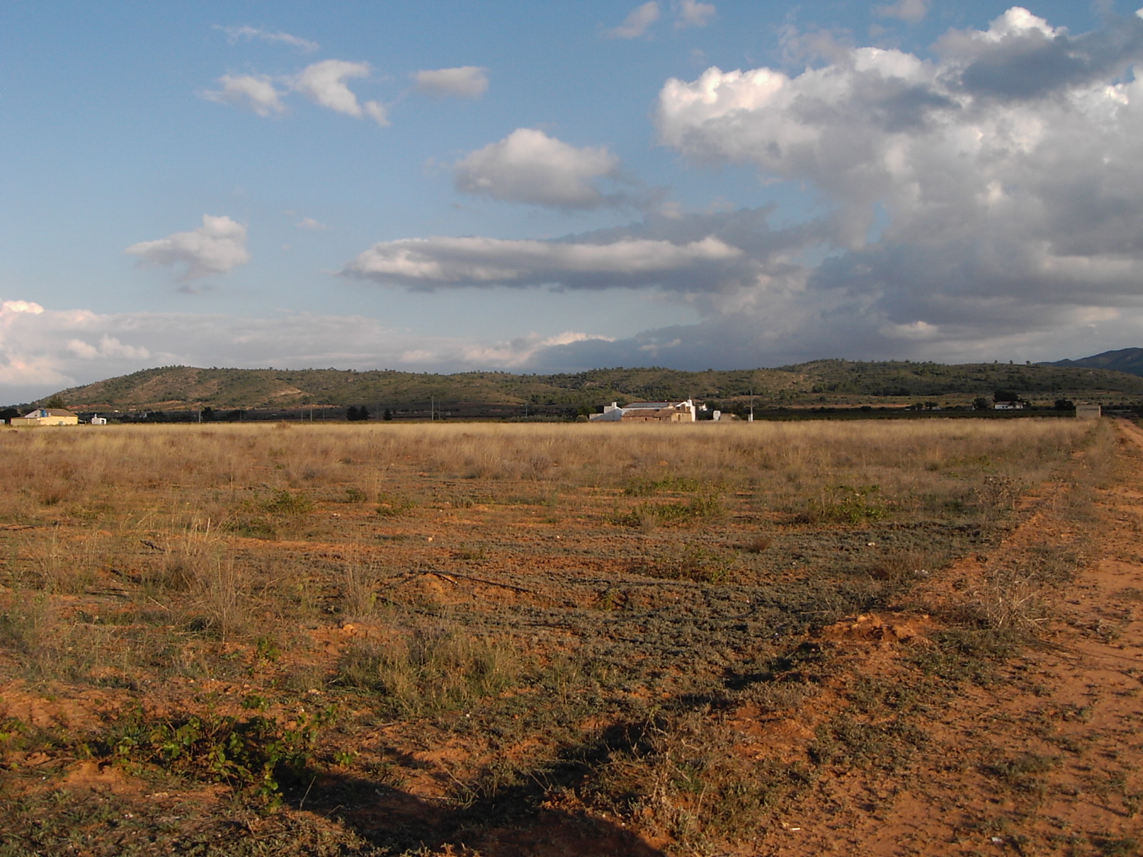 CHALET CON CASA DE CAMPO VIEJA