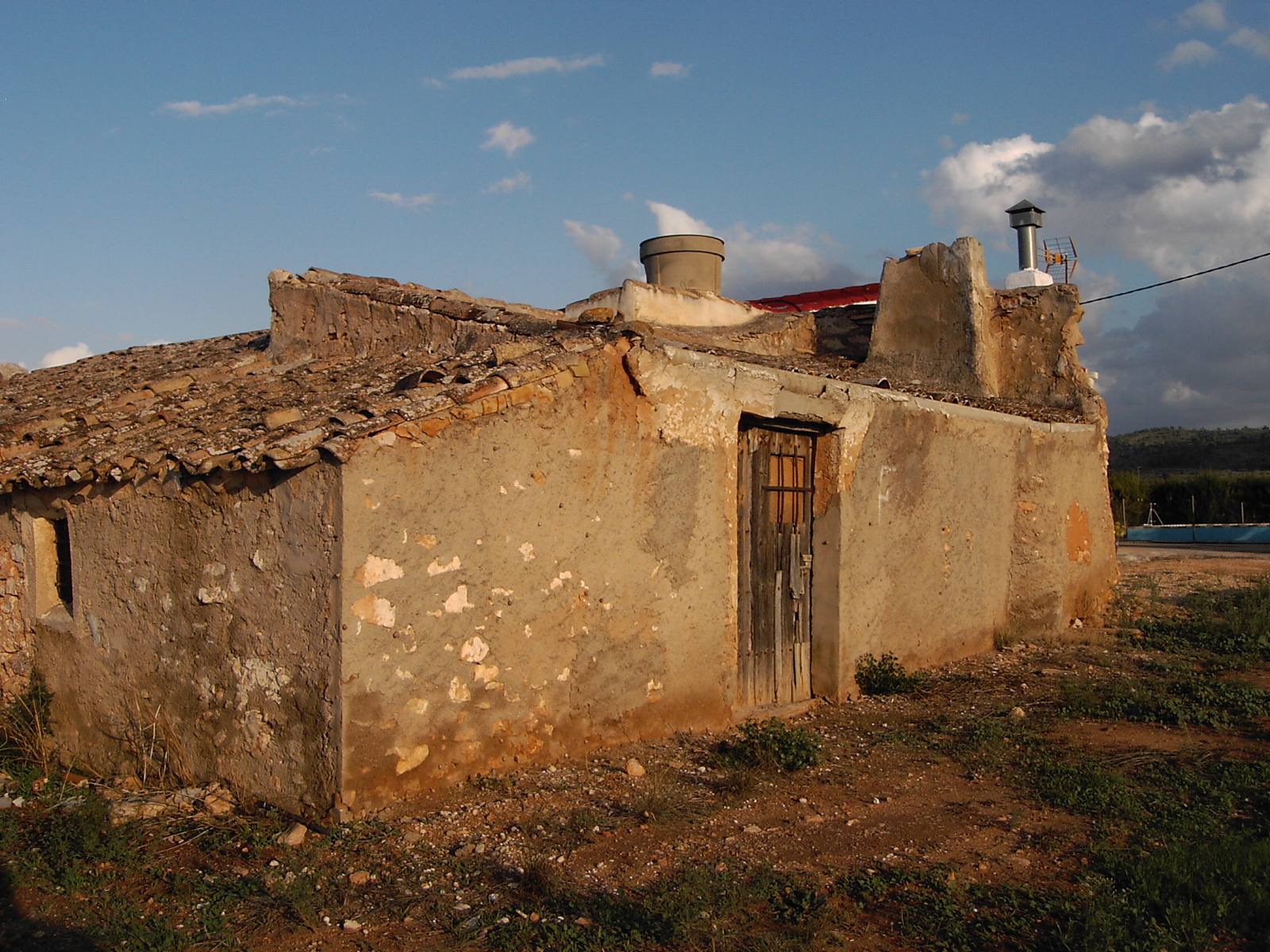 CHALET CON CASA DE CAMPO VIEJA