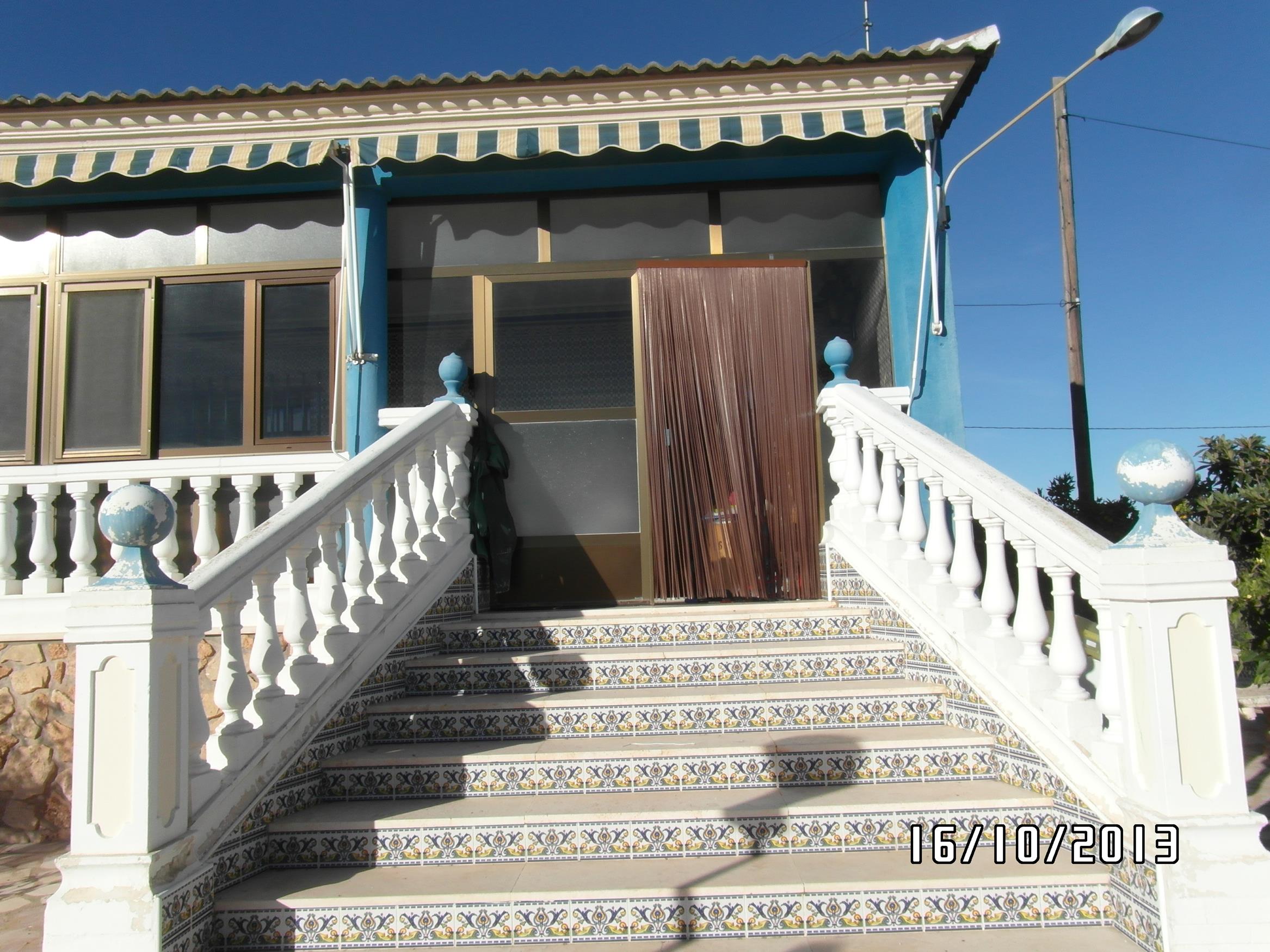 CHALET MUY CERCA DE YECLA