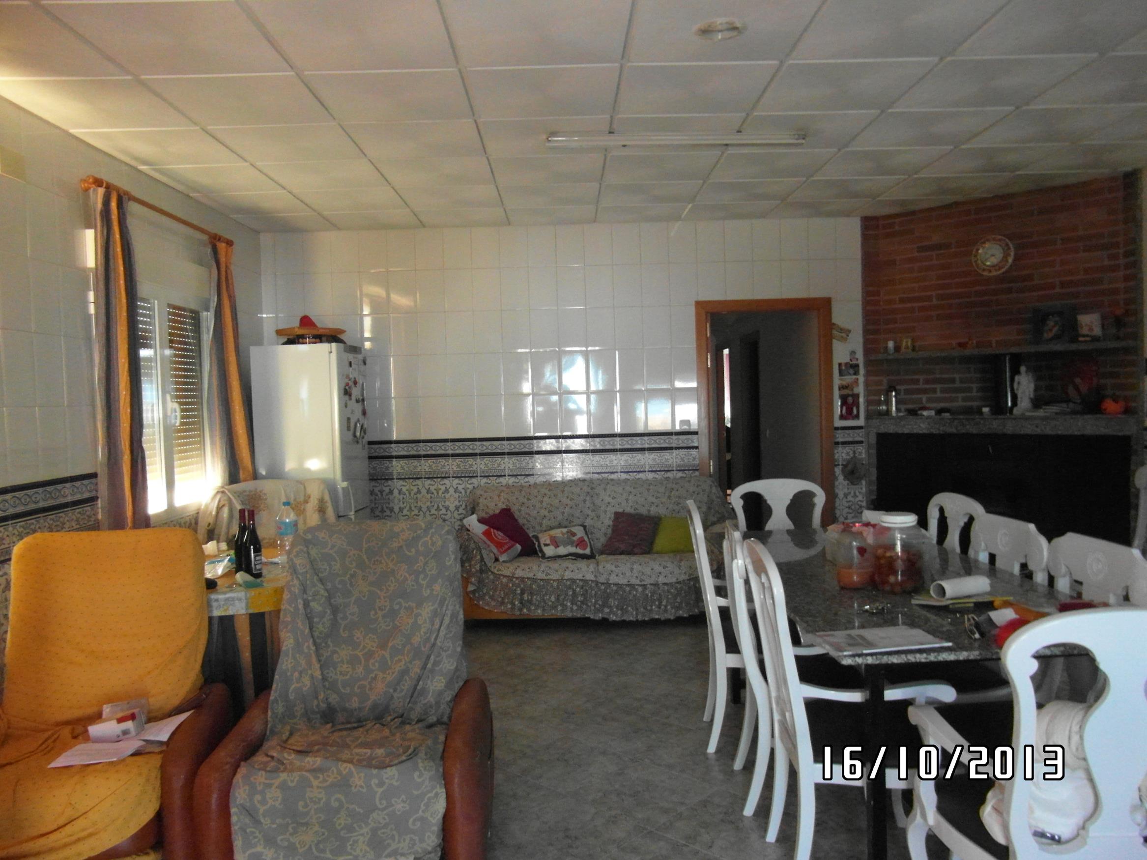 CHALET MUY CERCA DE YECLA