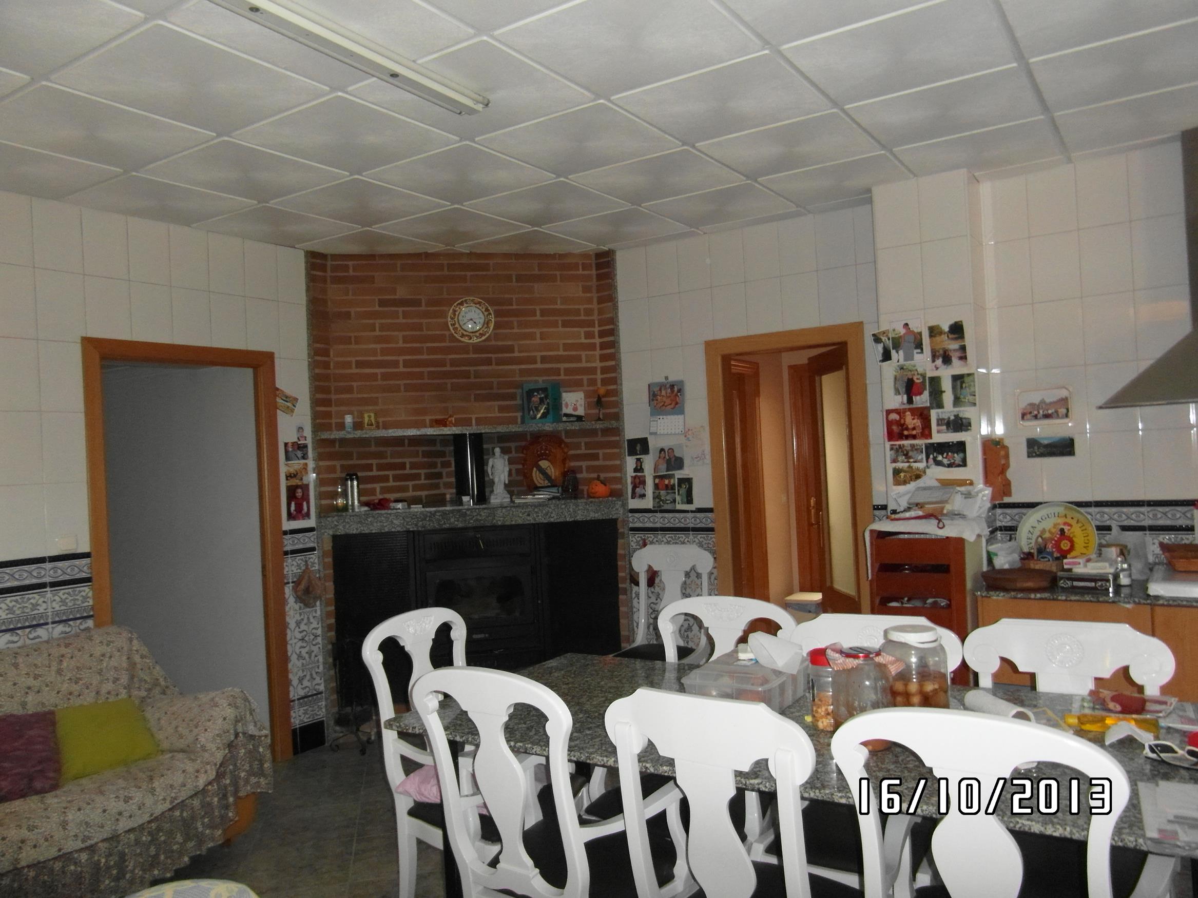 CHALET MUY CERCA DE YECLA