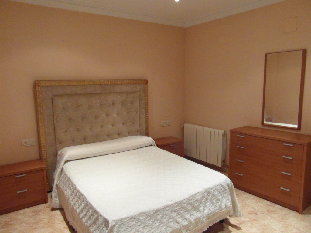 PISO PRIMERO TODO REFORMADO CON COCHERA INDEPENDIENTE EN YECLA