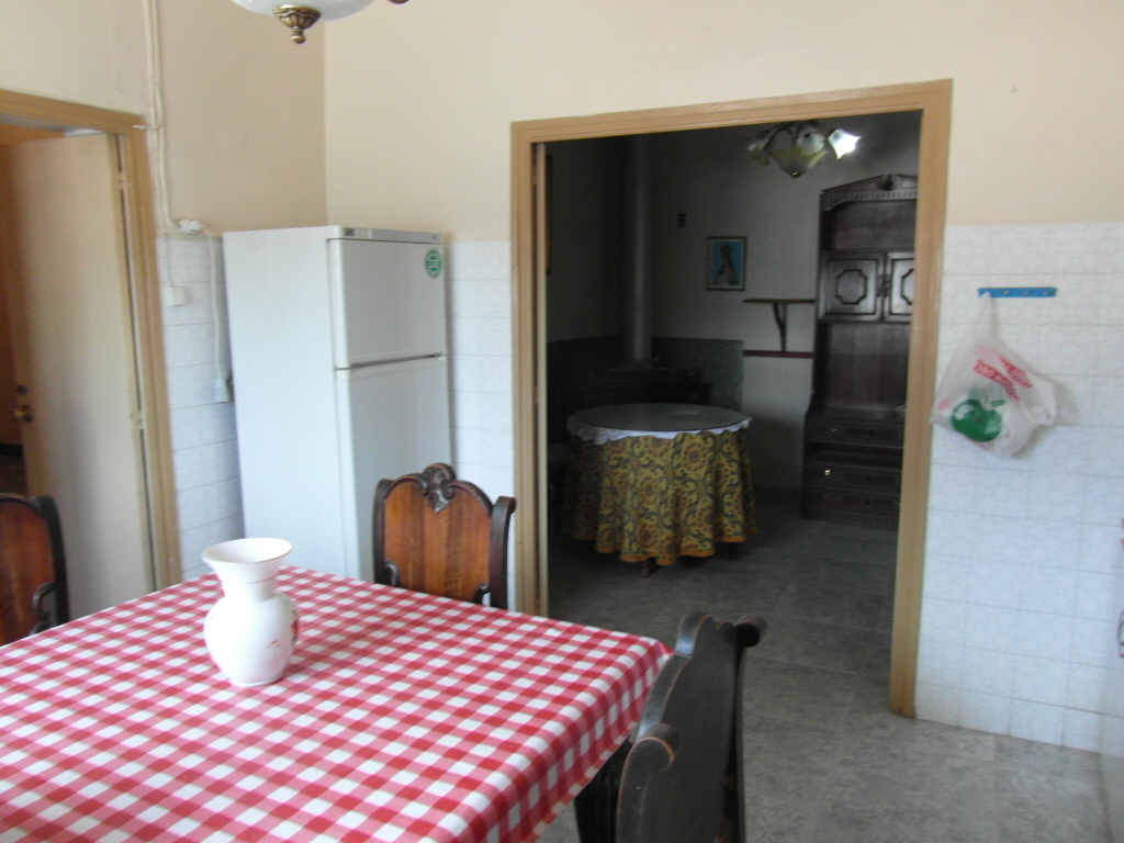 CHALET URBANO EN ZONA MUY TRANQUILA DE YECLA