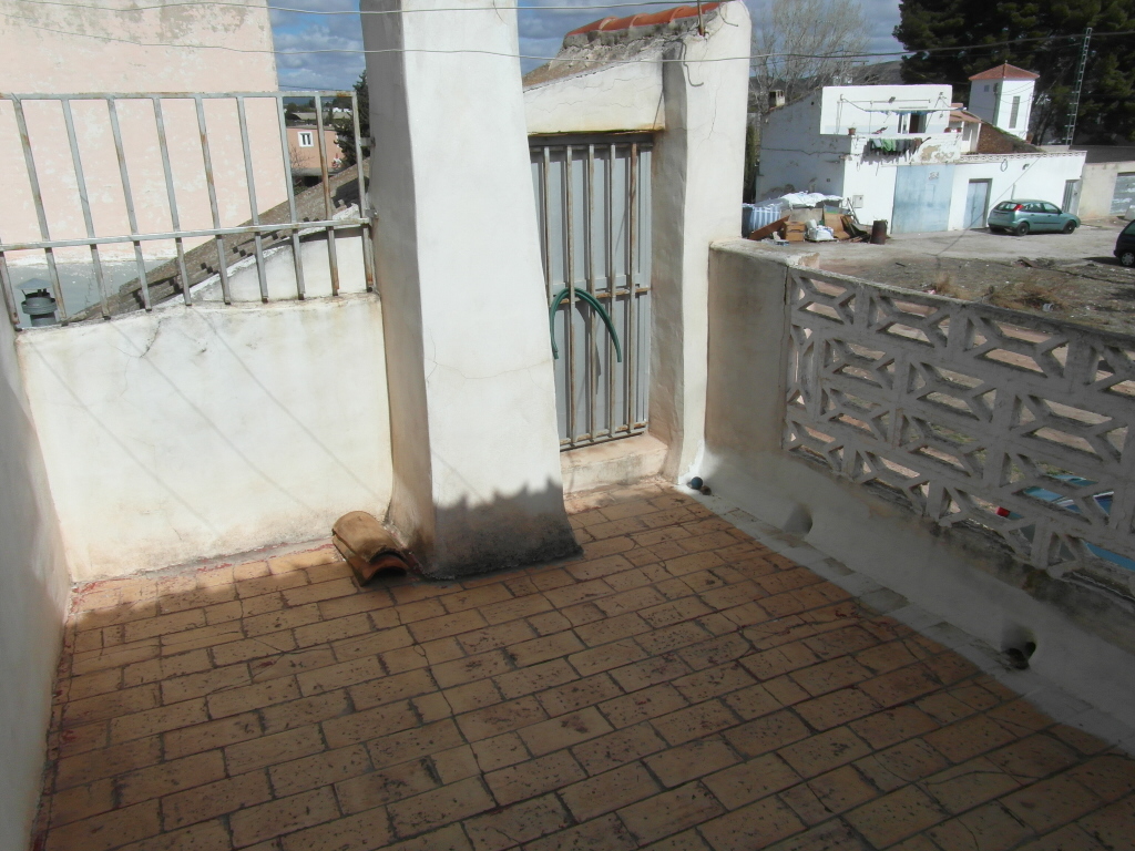 CHALET URBANO EN ZONA MUY TRANQUILA DE YECLA