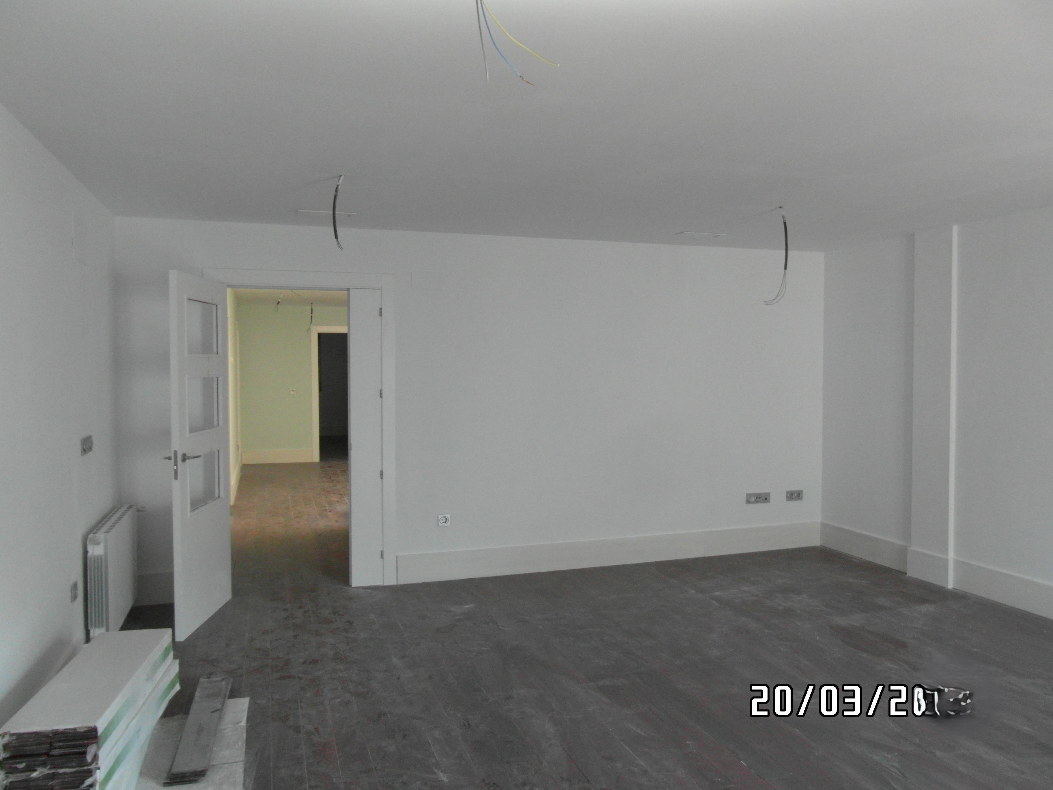 PISO NUEVO A ESTRENAR Y CERCA DE LA NOTARIA DE YECLA