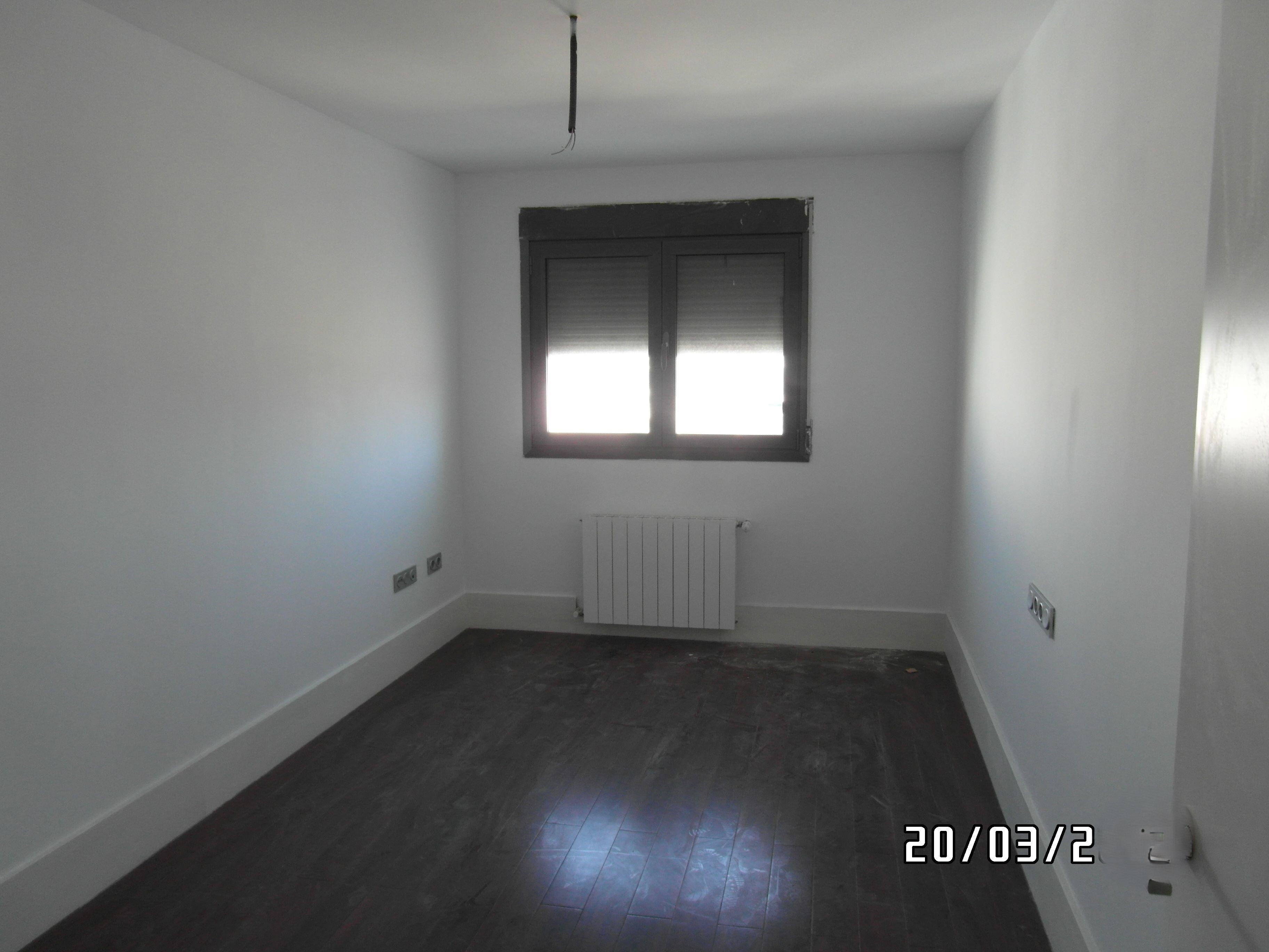 PISO NUEVO A ESTRENAR Y CERCA DE LA NOTARIA DE YECLA