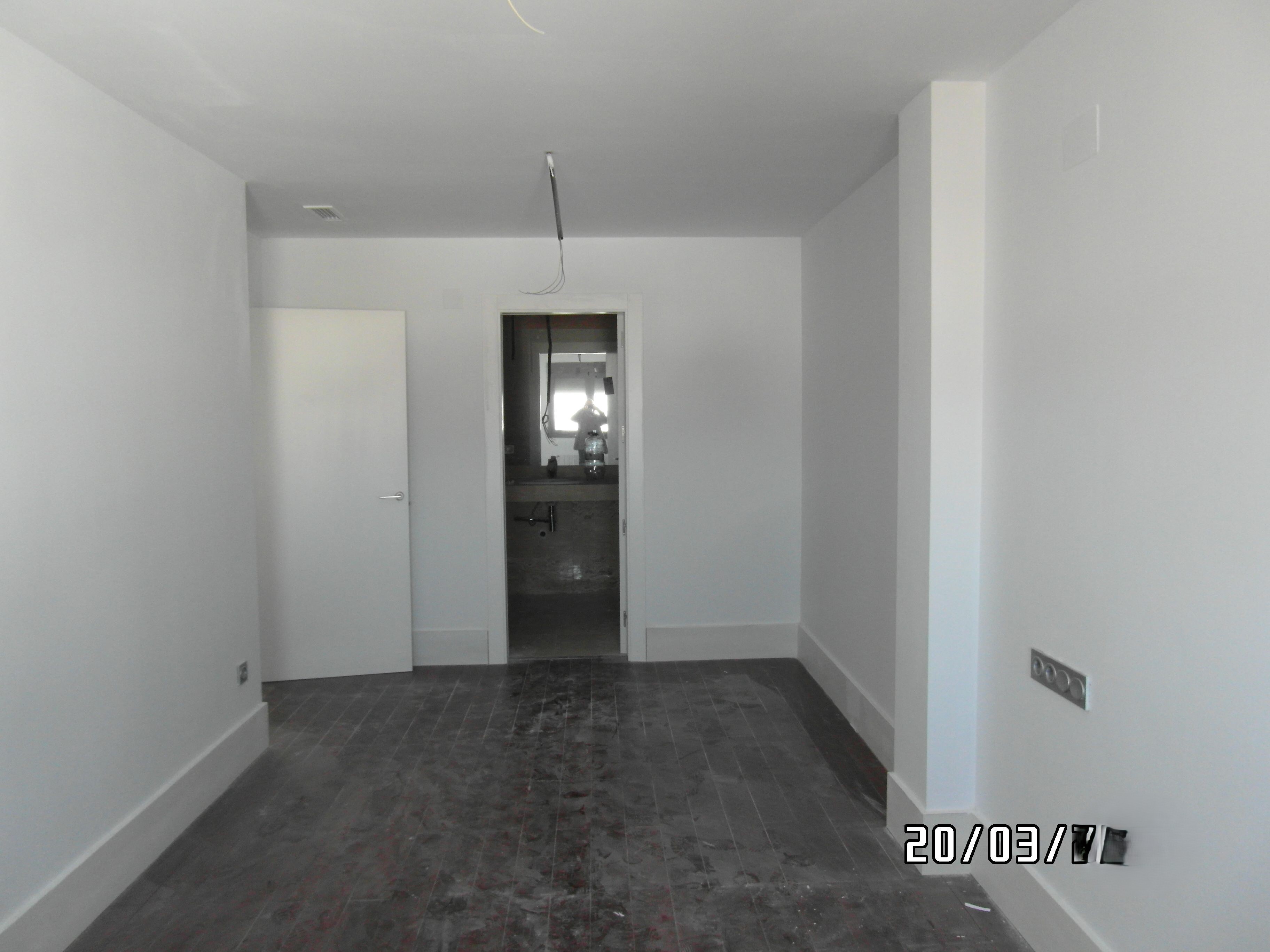 PISO NUEVO A ESTRENAR Y CERCA DE LA NOTARIA DE YECLA