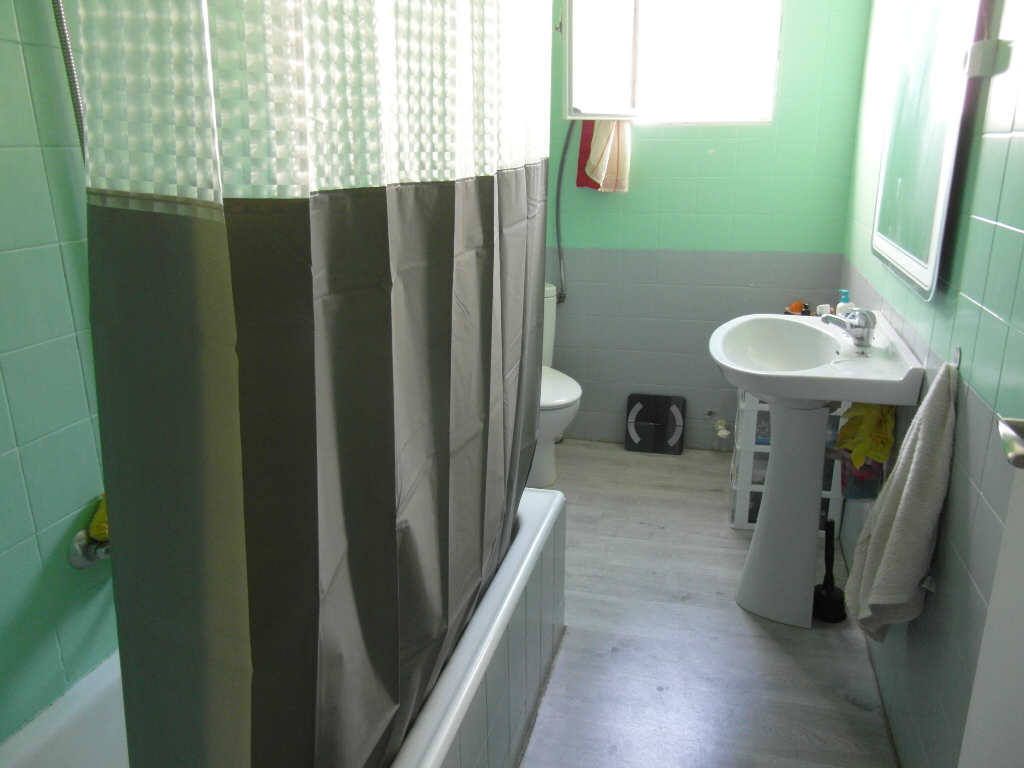 PISO CON REFORMAS BALCON GRANDE Y EN YECLA
