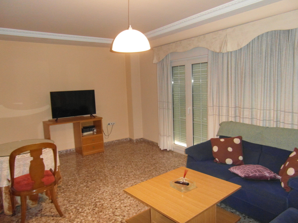 PISO MUY GRANDE CENTRICO Y EN YECLA