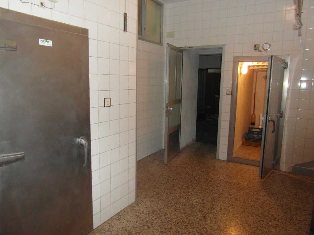 CASA INDEPENDIENTE 2 PLANTAS Y SOTANO EN EL CENTRO DE YECLA