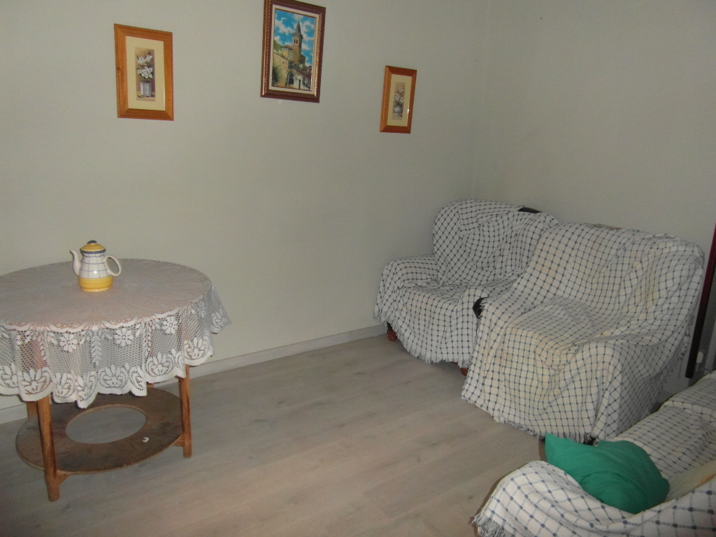 CASA INDEPENDIENTE 2 PLANTAS Y SOTANO EN EL CENTRO DE YECLA