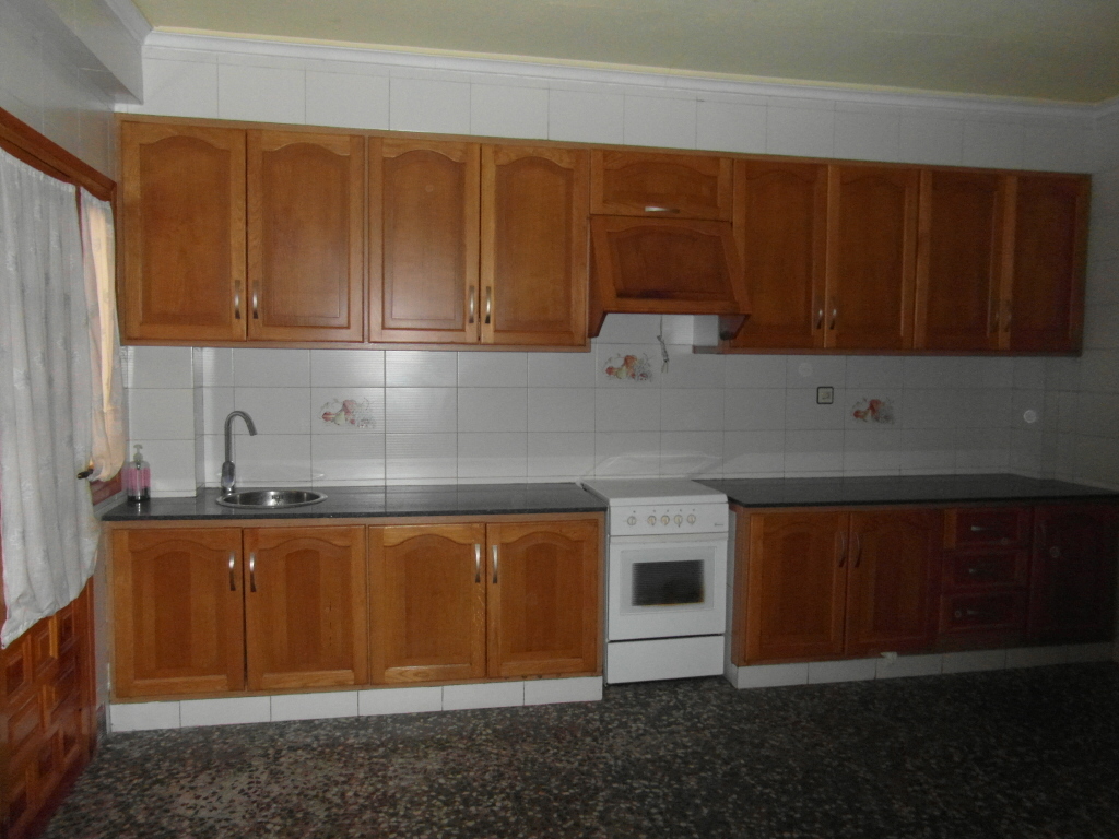 CASA INDEPENDIENTE 2 PLANTAS Y SOTANO EN EL CENTRO DE YECLA