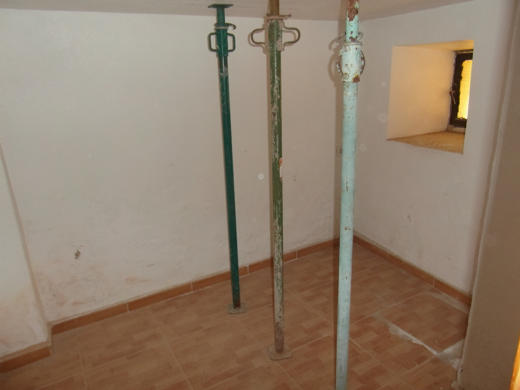 CASA INDEPENDIENTE CERCA DE LA IGLESIA VIEJA EN YECLA