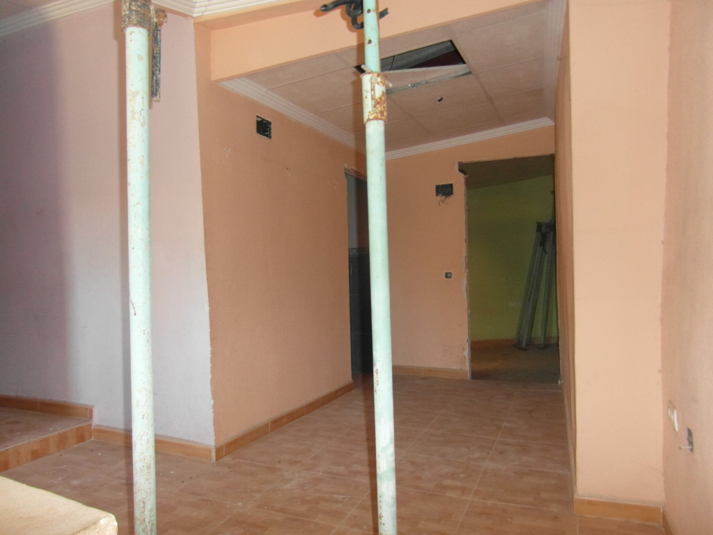 CASA INDEPENDIENTE CERCA DE LA IGLESIA VIEJA EN YECLA