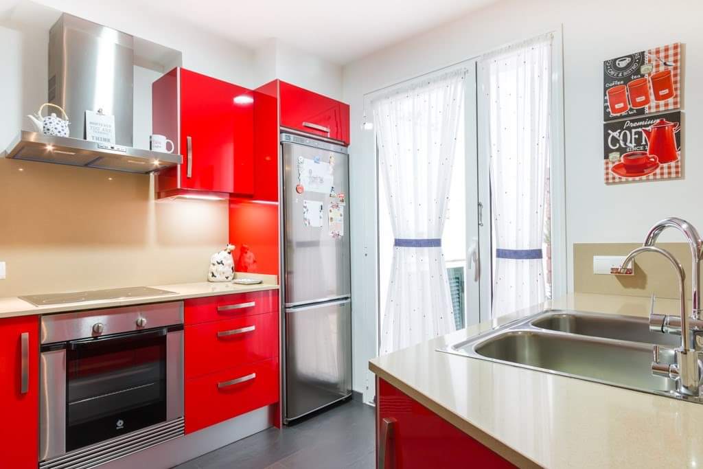 CASA TRIPLEX EN URBANIZACIÓN Y EN MENORCA