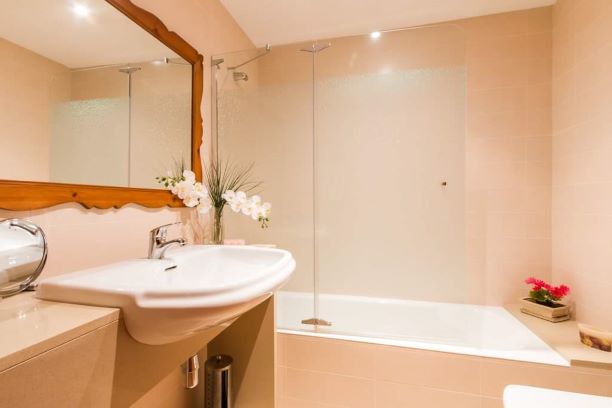 CASA TRIPLEX EN URBANIZACIÓN Y EN MENORCA