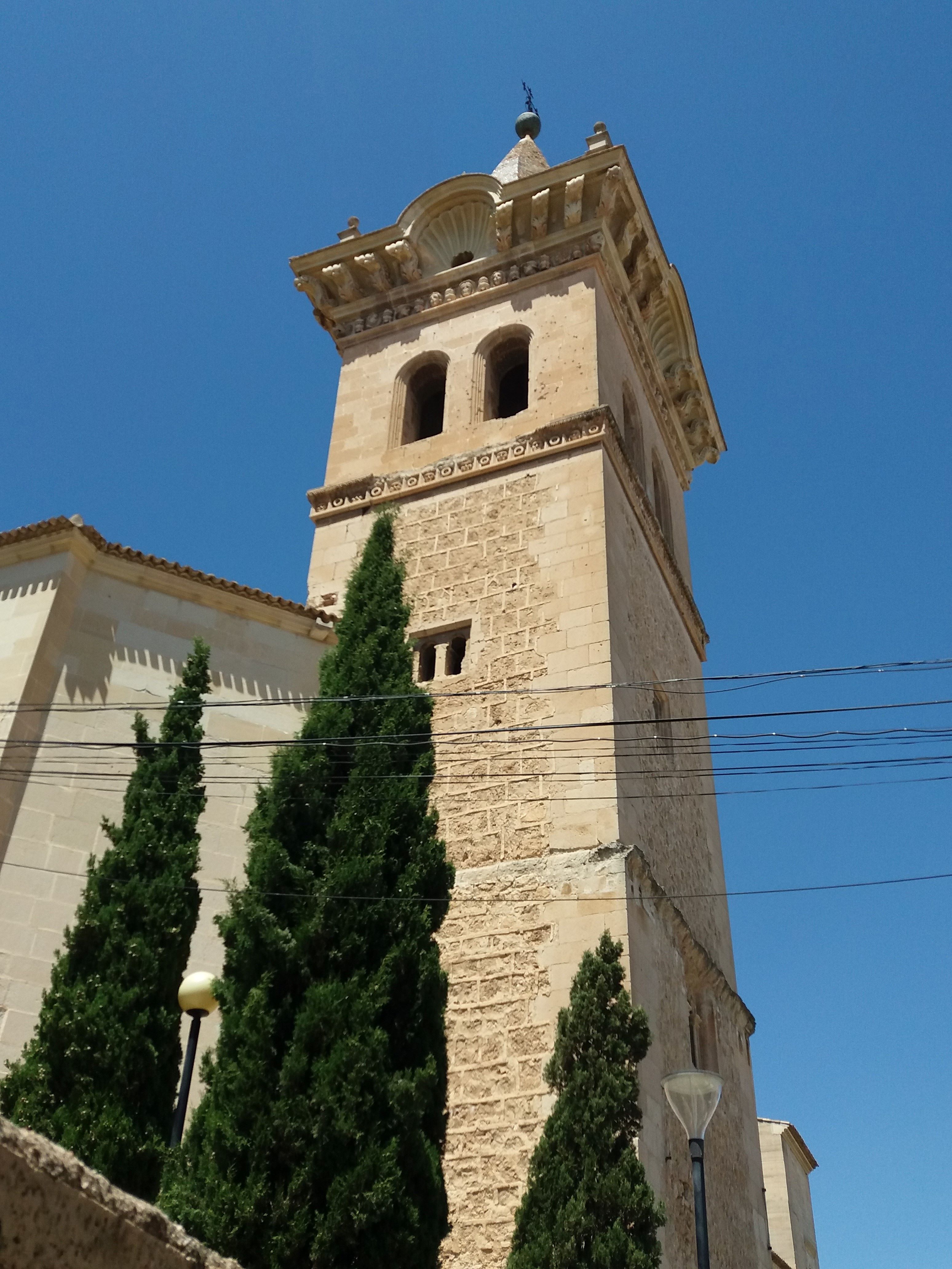 LOCAL COMERCIAL CENTRICO REFORMADO Y EN YECLA