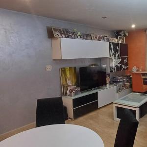 DUPLEX DE 200 MTS. EN ZONA RESIDENCIAL Y EN YECLA