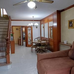 DUPLEX INDEPENDIENTE JUNTO A LA PLAZA DE SAN CAYETANO Y EN YECLA