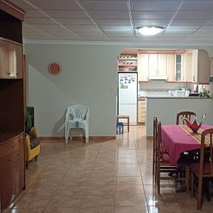 CHALE A SOLO 1 KM DE YECLA PARA VIVIR TODO EL AÑO.