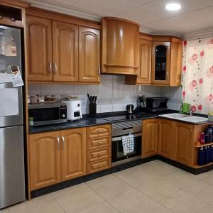CASA DUPLEX EN UNA PLAZA CON 2 GARAJES Y EN YECLA