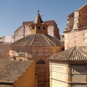CHALET PARA ACABAR DE OBRA Y EN YECLA CHALET PARA ACABAR DE OBRA Y EN YECLA