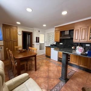 PISO ATICO CON ASCENSOR CERCA DE PLAZA DE SAN CAYETANO Y EN YECLA