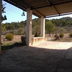 CASA DE CAMPO MUY CERCA PARA VIVIR Y EN YECLA