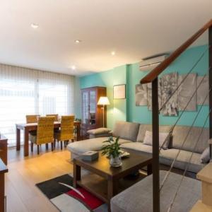 CASA TRIPLEX EN URBANIZACIÓN Y EN MENORCA CASA TRIPLEX EN URBANIZACIÓN Y EN MENORCA