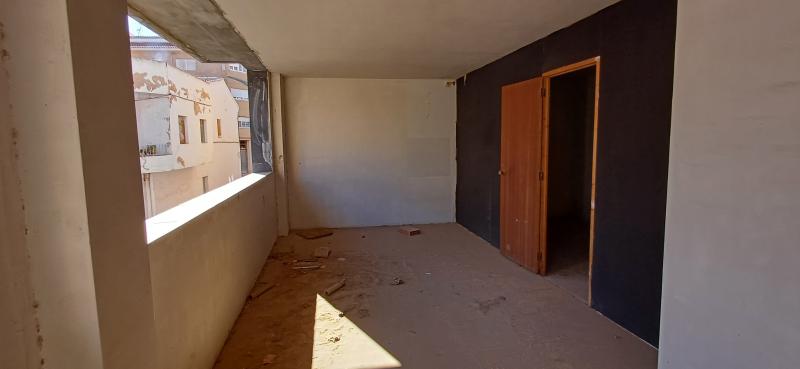 VIVIENDAS DE NUEVA CONSTRUCCION PARA ACABAR DE OBRAR Y EN YECLA