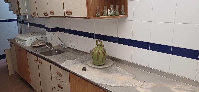 CHALET EN DOS PLANTAS CON AGUA Y LUZ Y EN YECLA