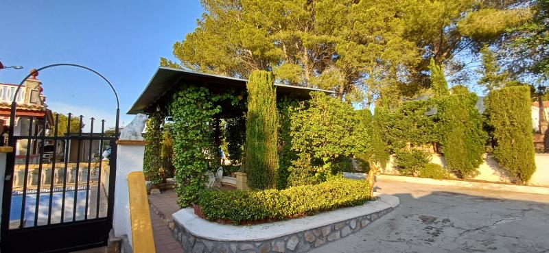 CHALET MUY CERCA DE YECLA PARA VIVIR TODO EL AÑO