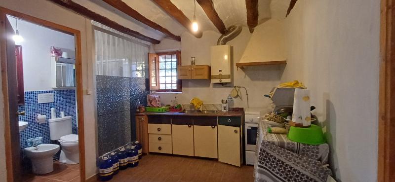 CASA DE CAMPO ADOSADA CON 2 COCHERAS CERRADAS INDEPENDIENTES Y EN YECLA